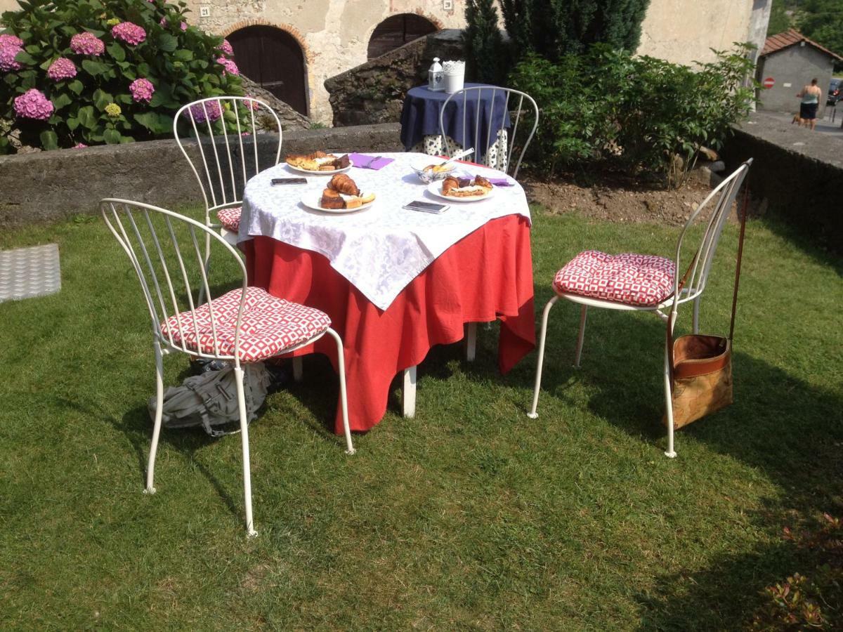 La Tana Del Ghiro Bed & Breakfast Porto Valtravaglia Exterior photo